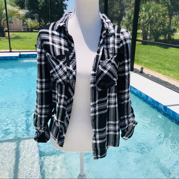 ⭐️Flannel button down⭐️ - Picture 6 of 6